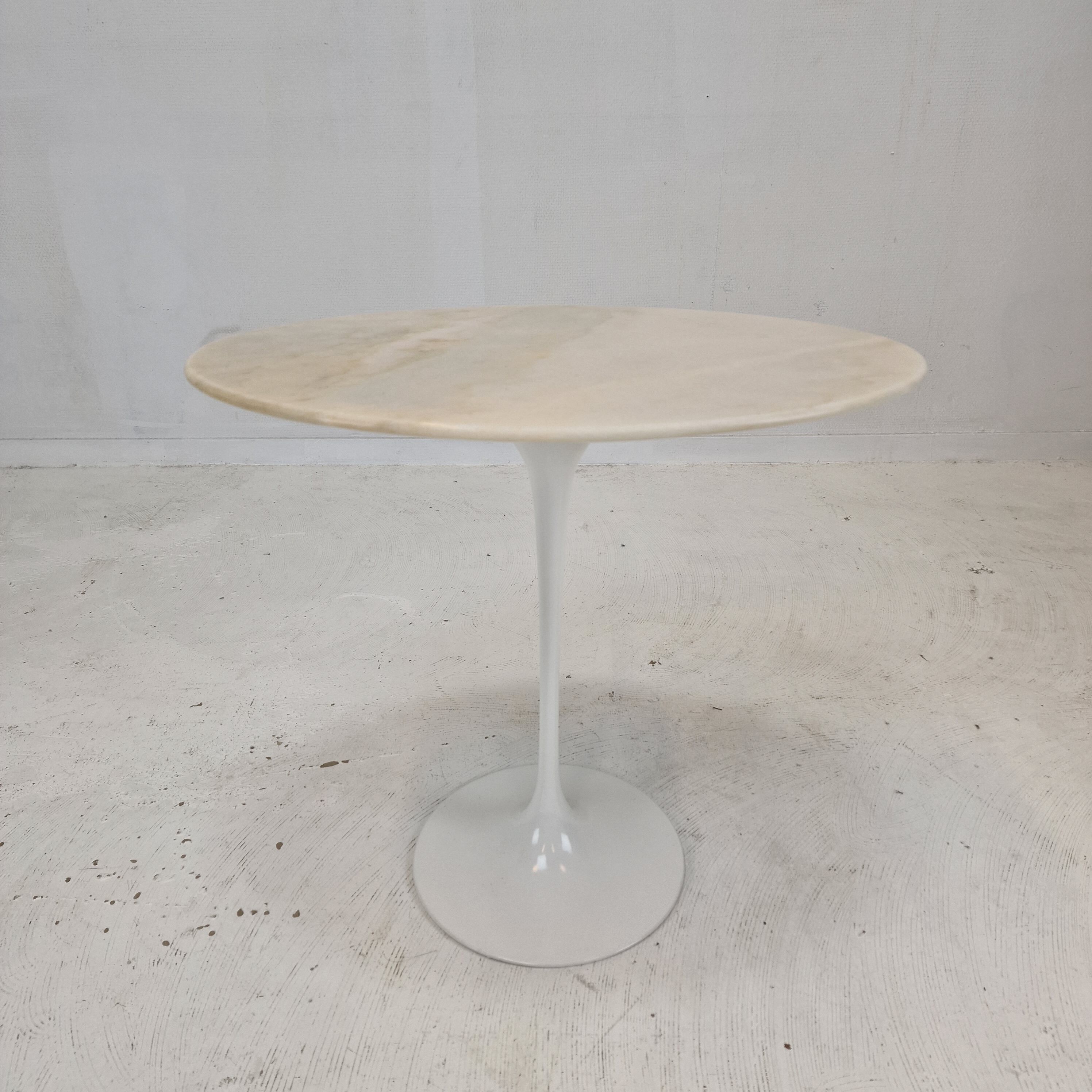 Oval Marble Side Table by Eero Saarinen for Knoll