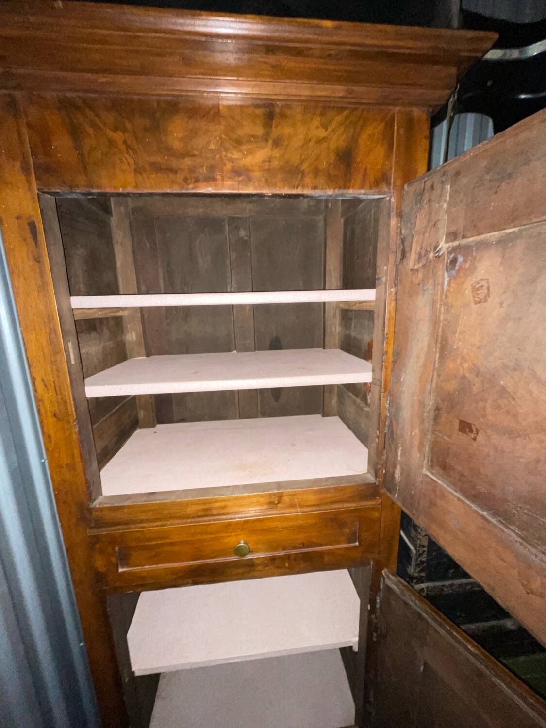 Standing man, antique wooden bonnetière.