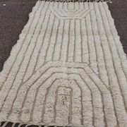 Handmade pure wool rug, size 150 x 250 cm.