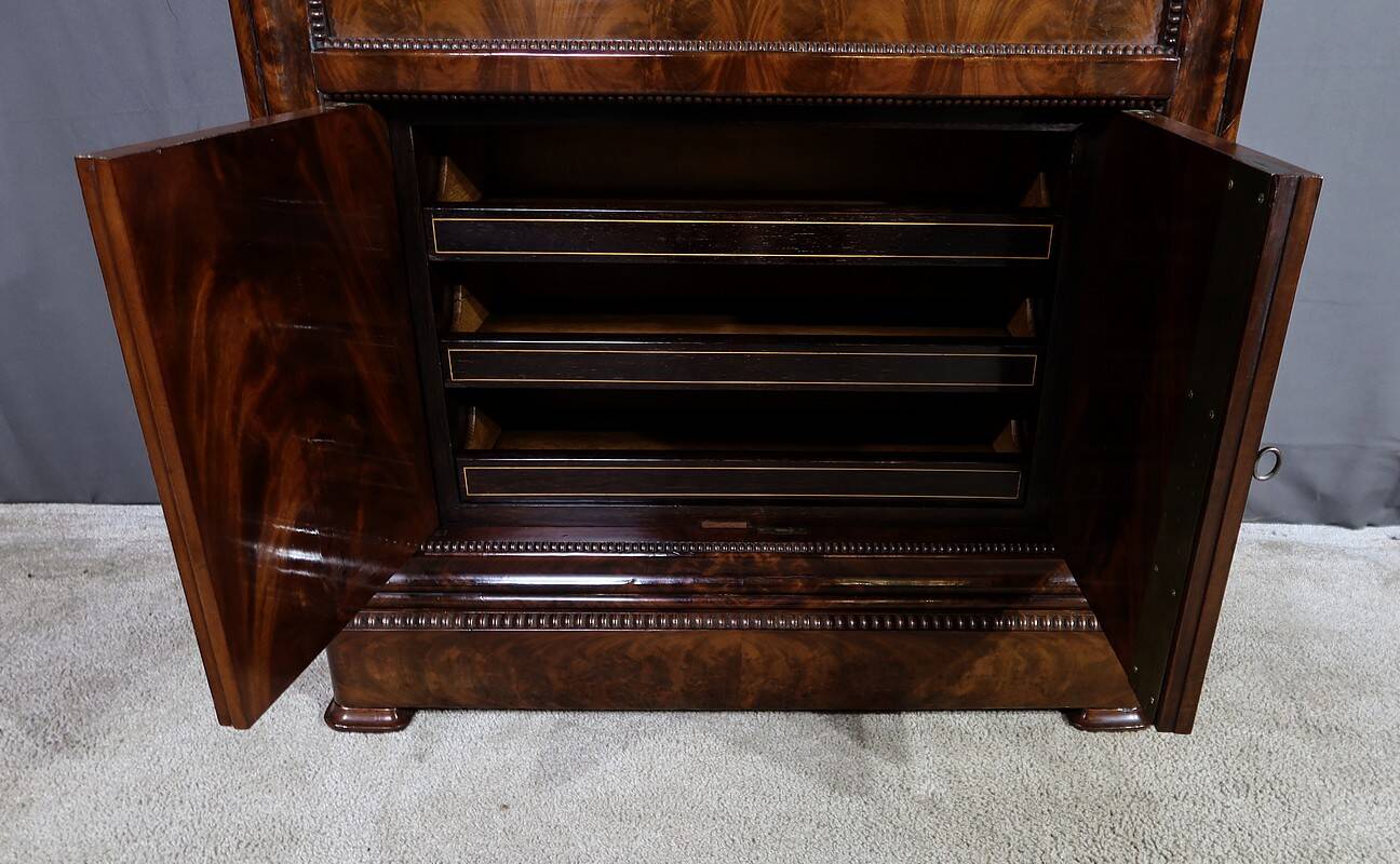 Small Secretary in Burl Mahogany Veneer, Restoration Period – Early 19th Century