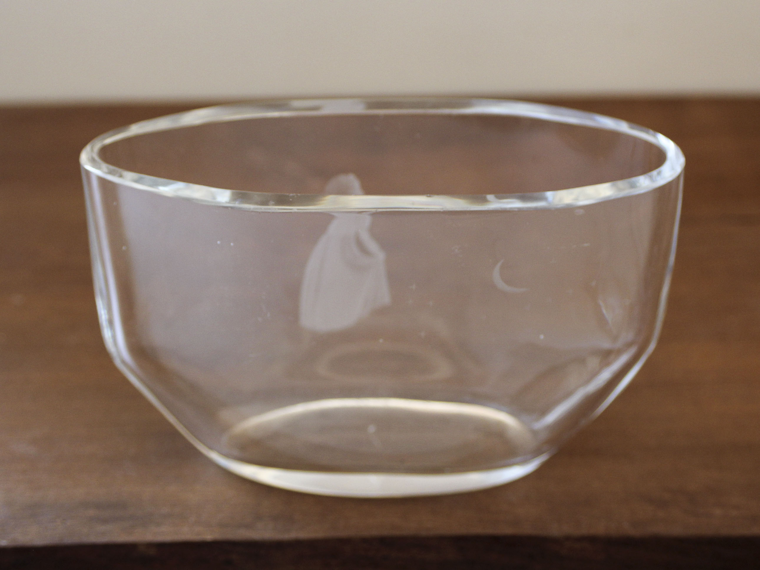 Orrefors vase engraved by Edvin Ohrstrom