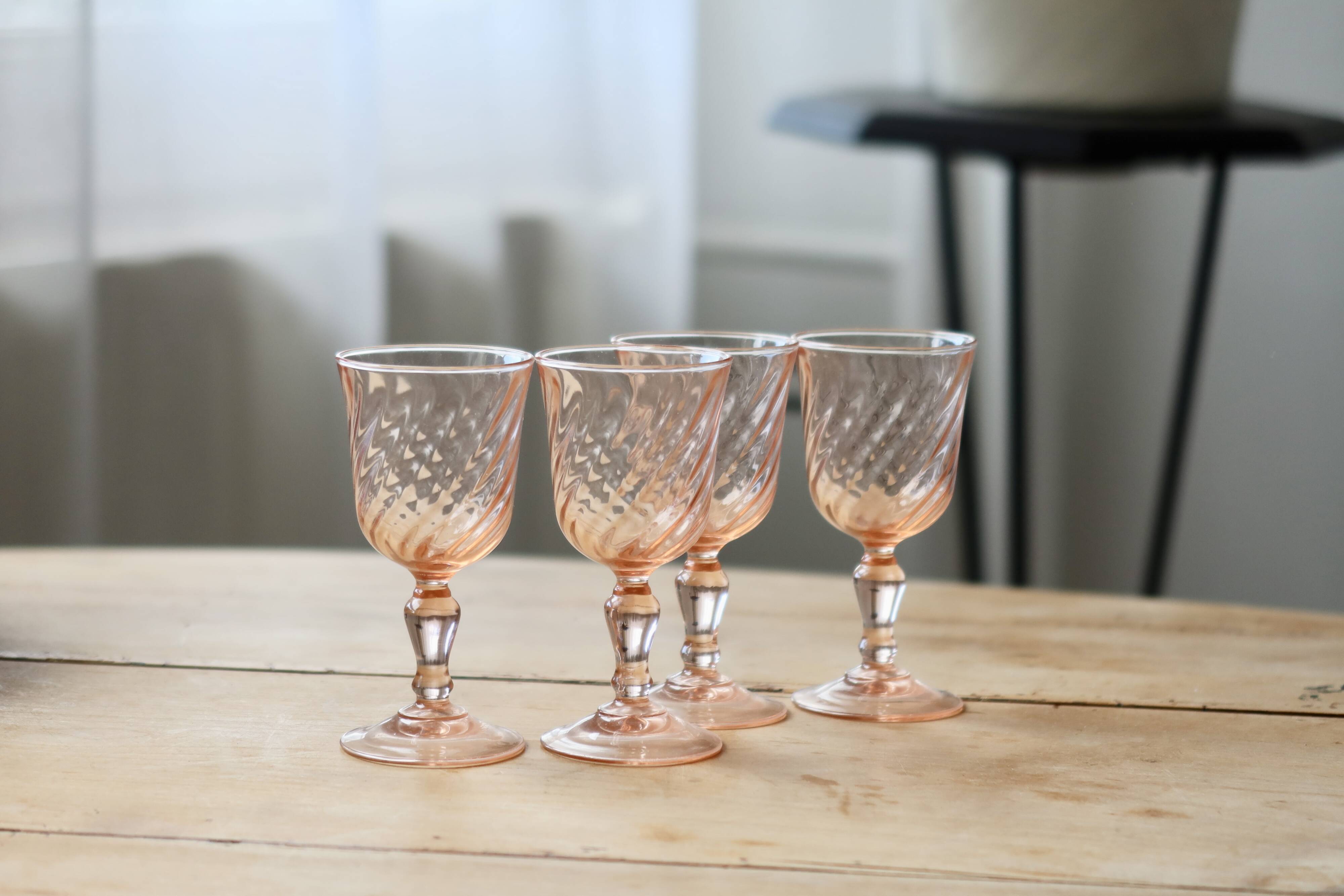 4 vintage Luminarc Rosaline liqueur glasses from the 1970s