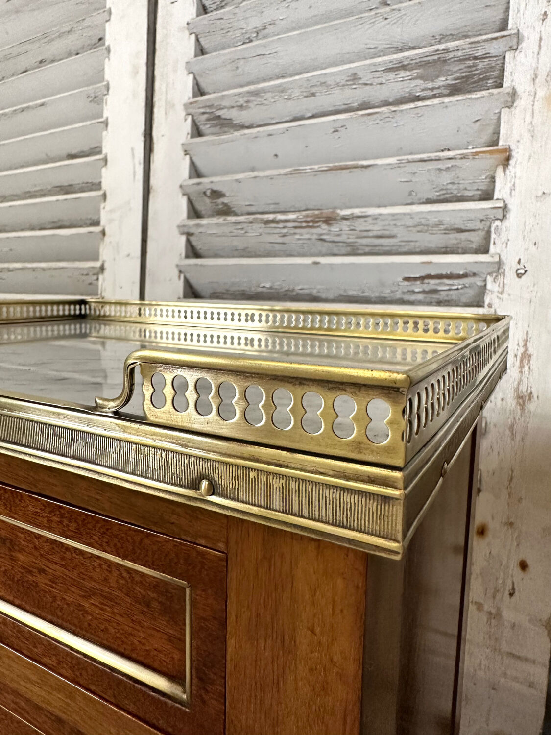 Paire de chevets style Louis XVI