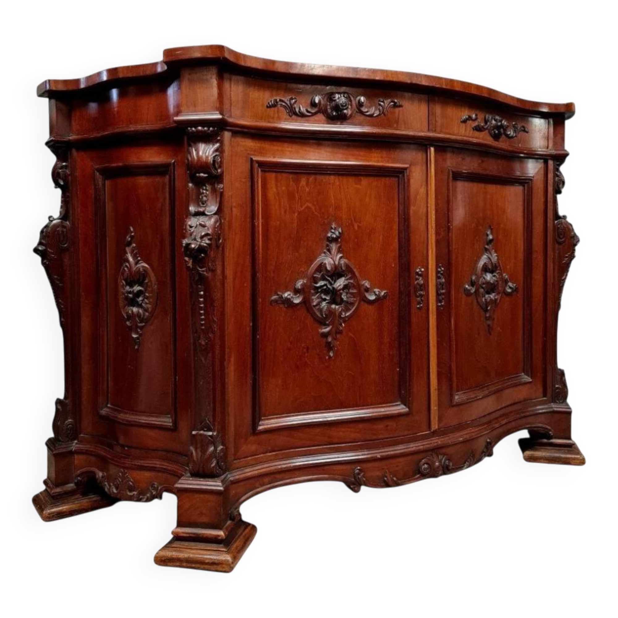 Buffet galbé toutes faces époque Napoleon III en acajou