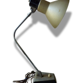 Lampe de bureau, d'atelier, en métal kaki, années 60