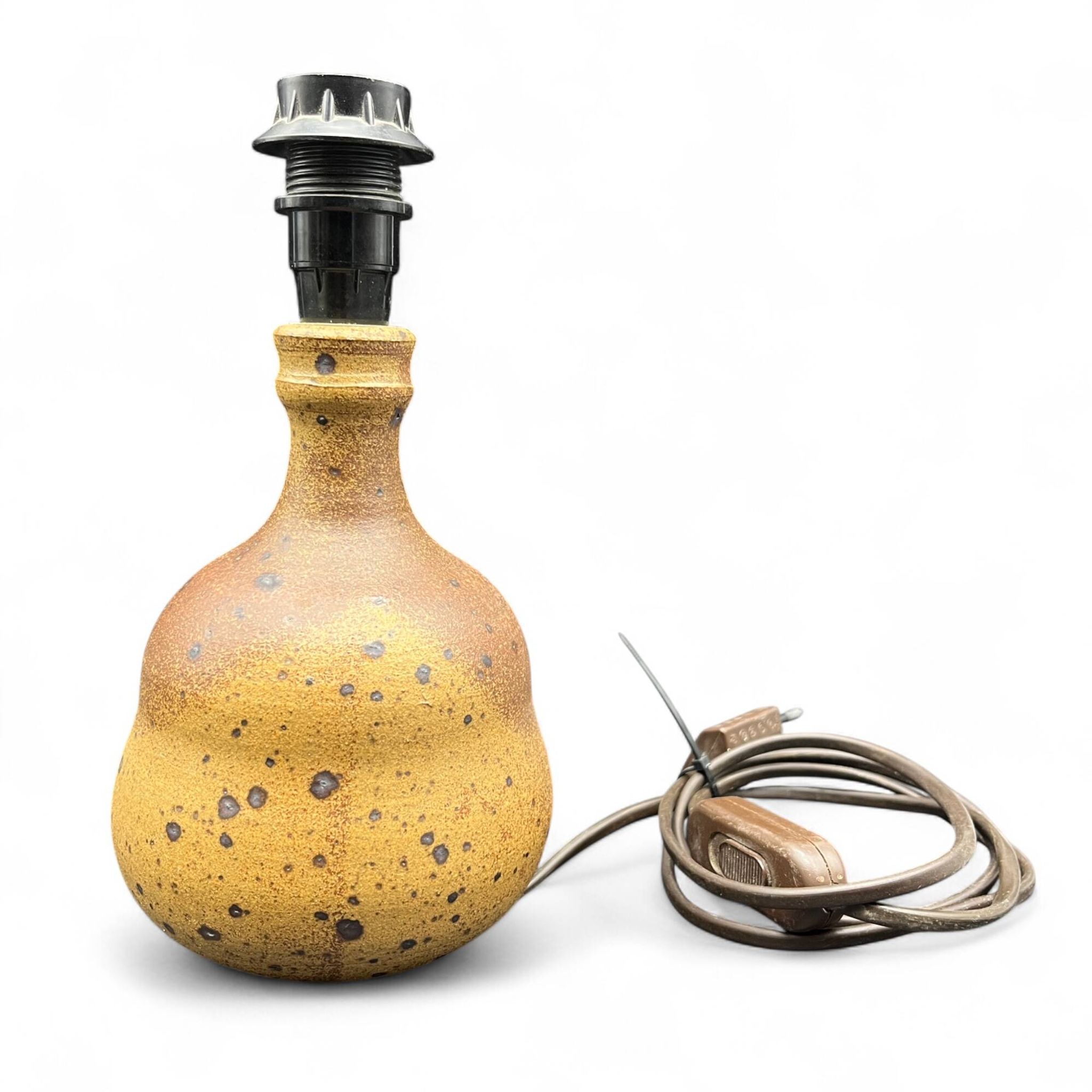 Pied de lampe boule en gres pyrite style La borne Tiffoche Deblander