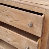 Asymmetrical cabinet