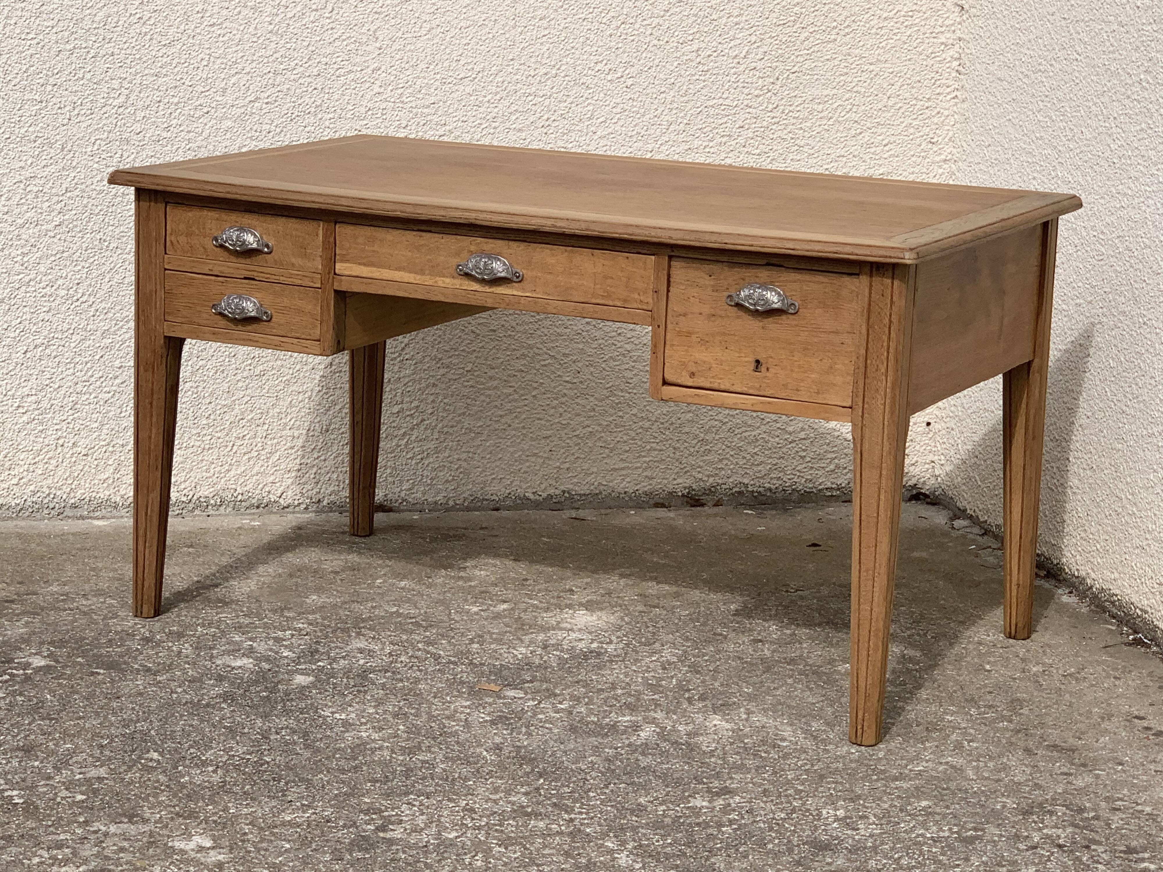 Solid desk in raw oak handles art deco shells