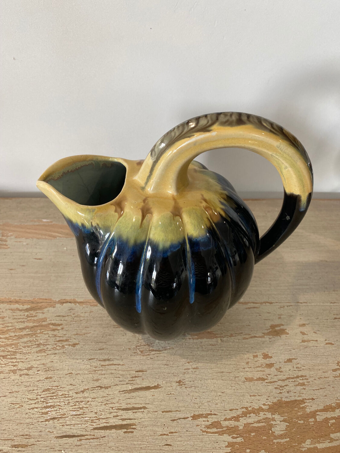 Bowler pitcher handle deported