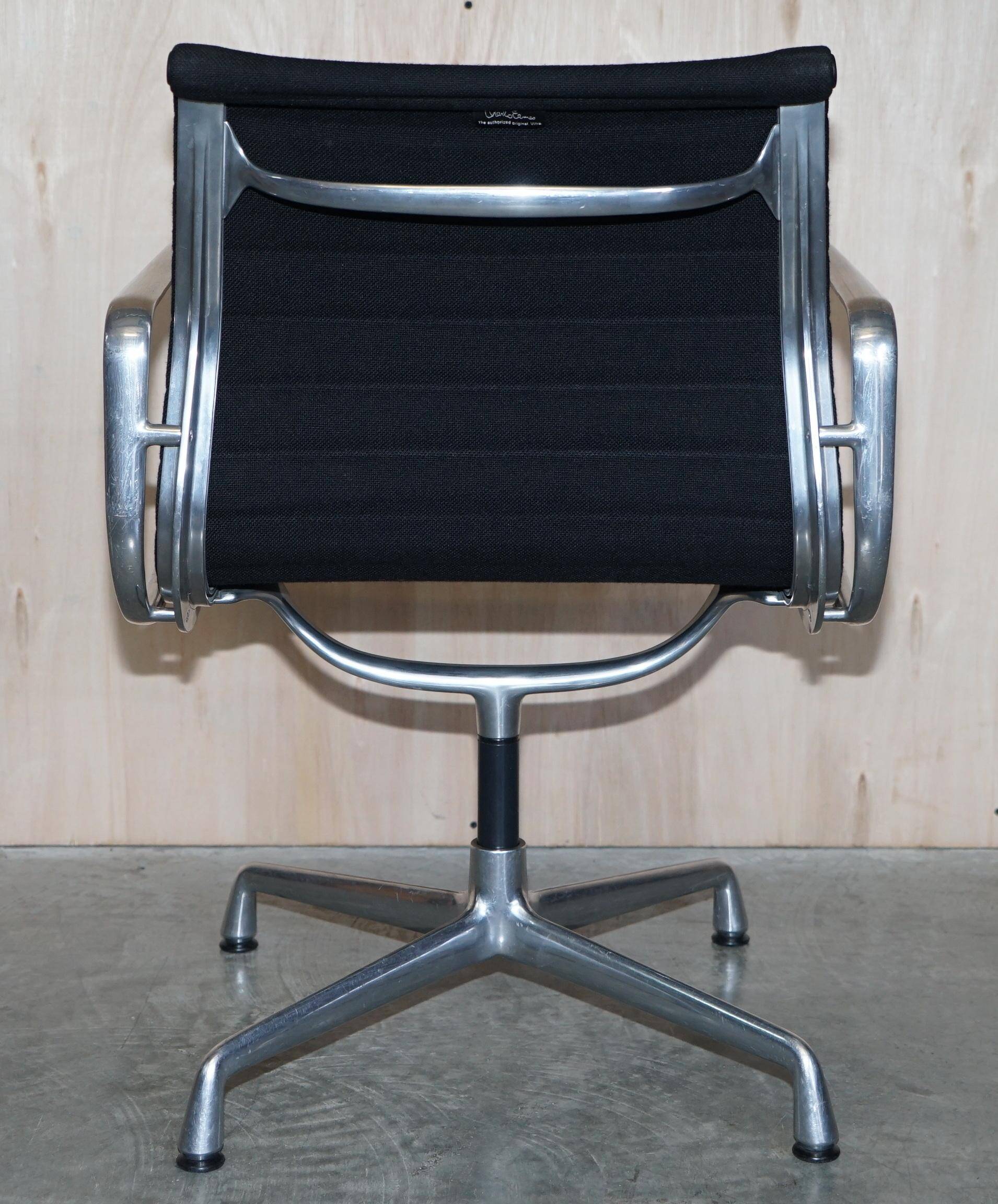Hopsak swivel office chair Charles & Ray Eames Vitra EA108