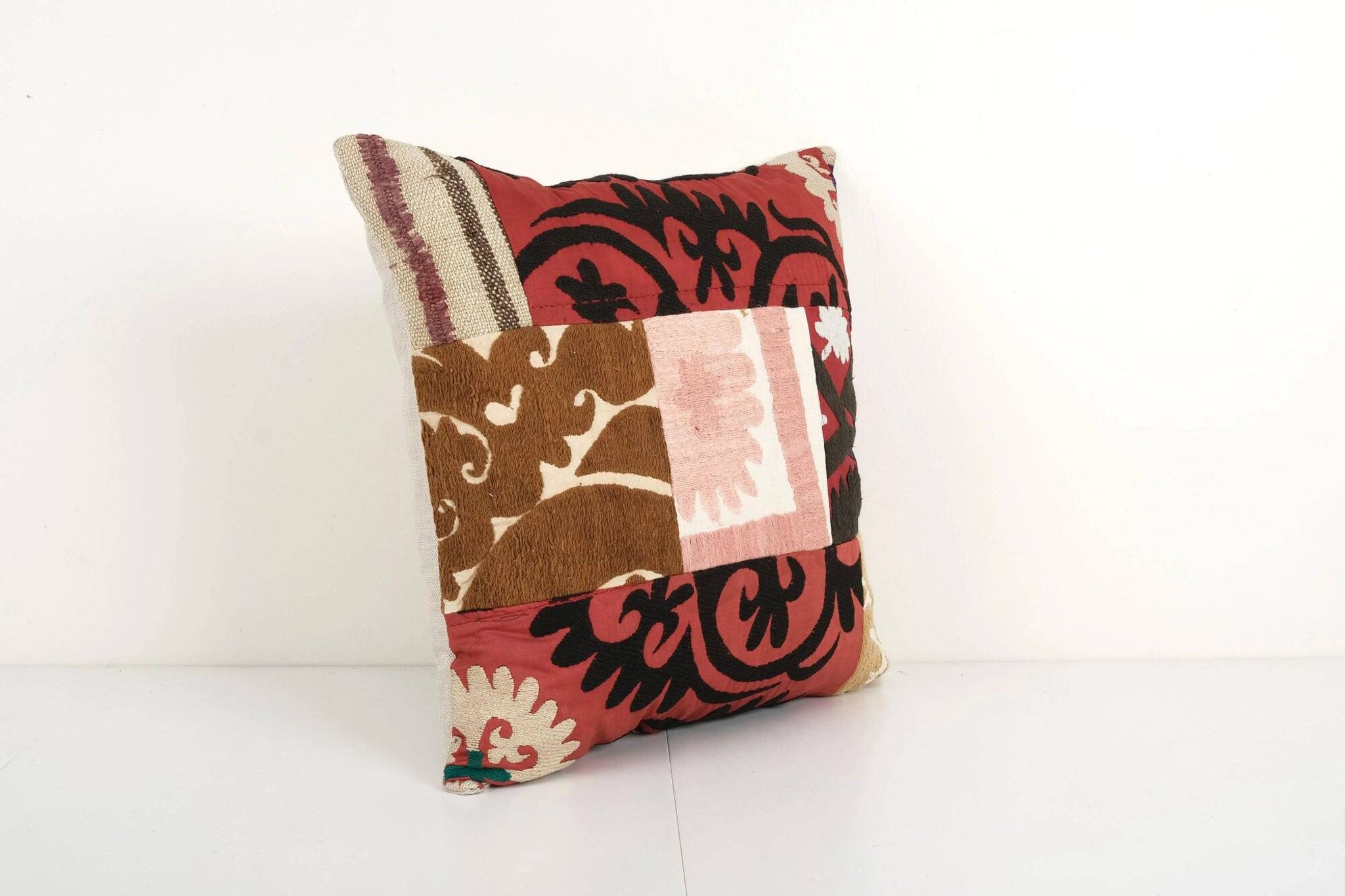 Vintage embroidered cushion cover 46x46 cm