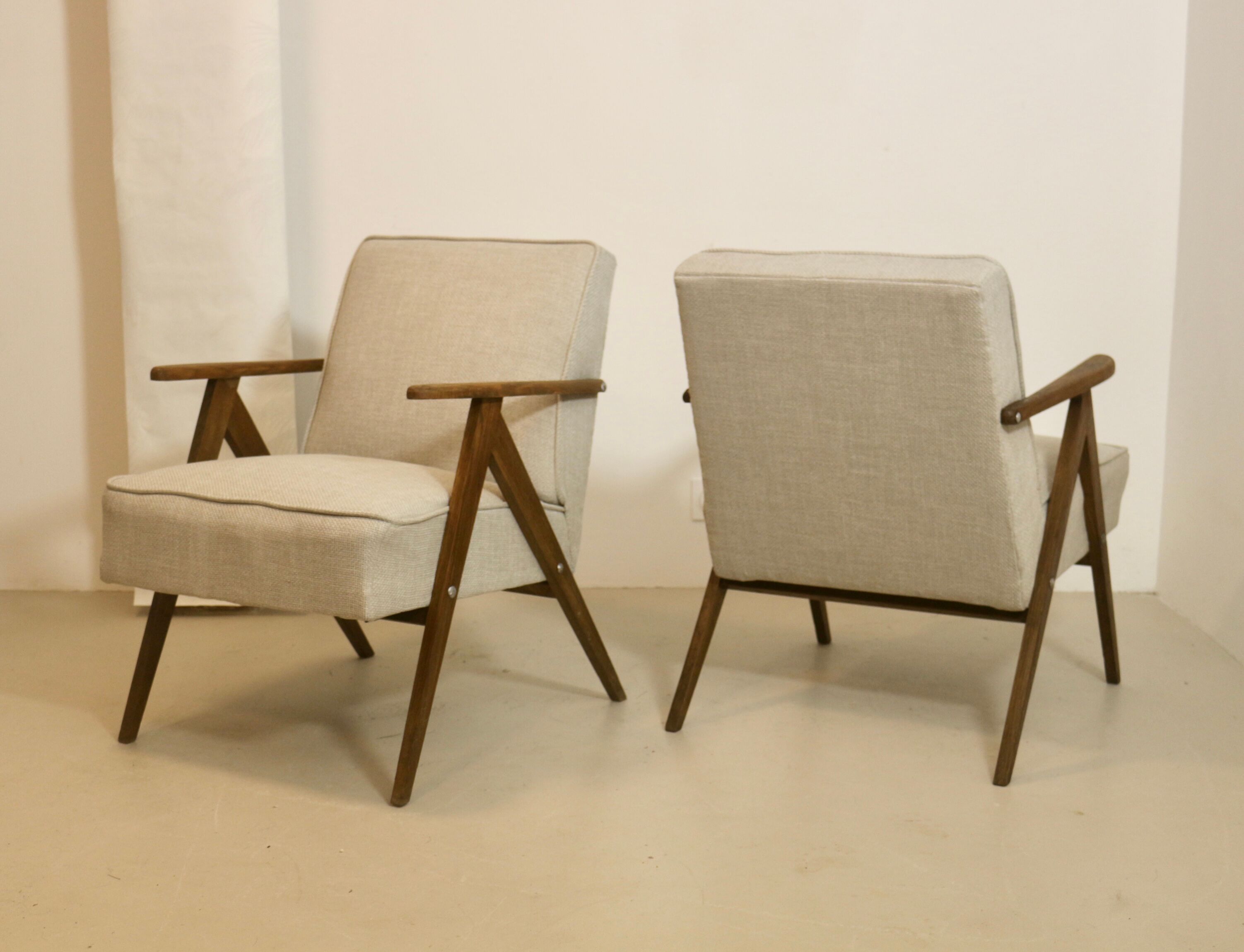 Pair of vintage armchairs design year 60 in oak