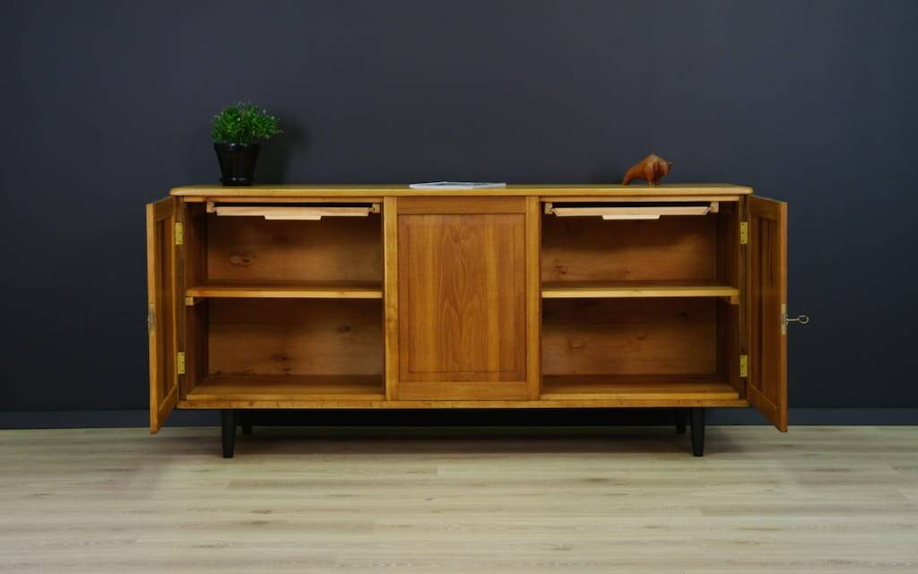 Buffet en chêne, design danois, années 60, production : Danemark