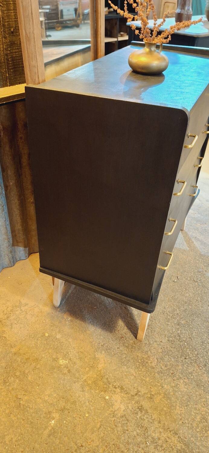 Vintage chest of drawers