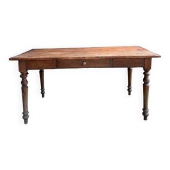 Pegged farm table