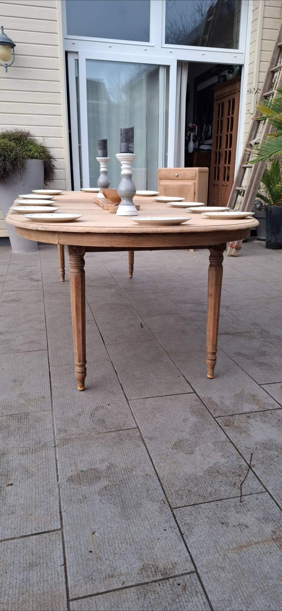 Oval table +3 extensions