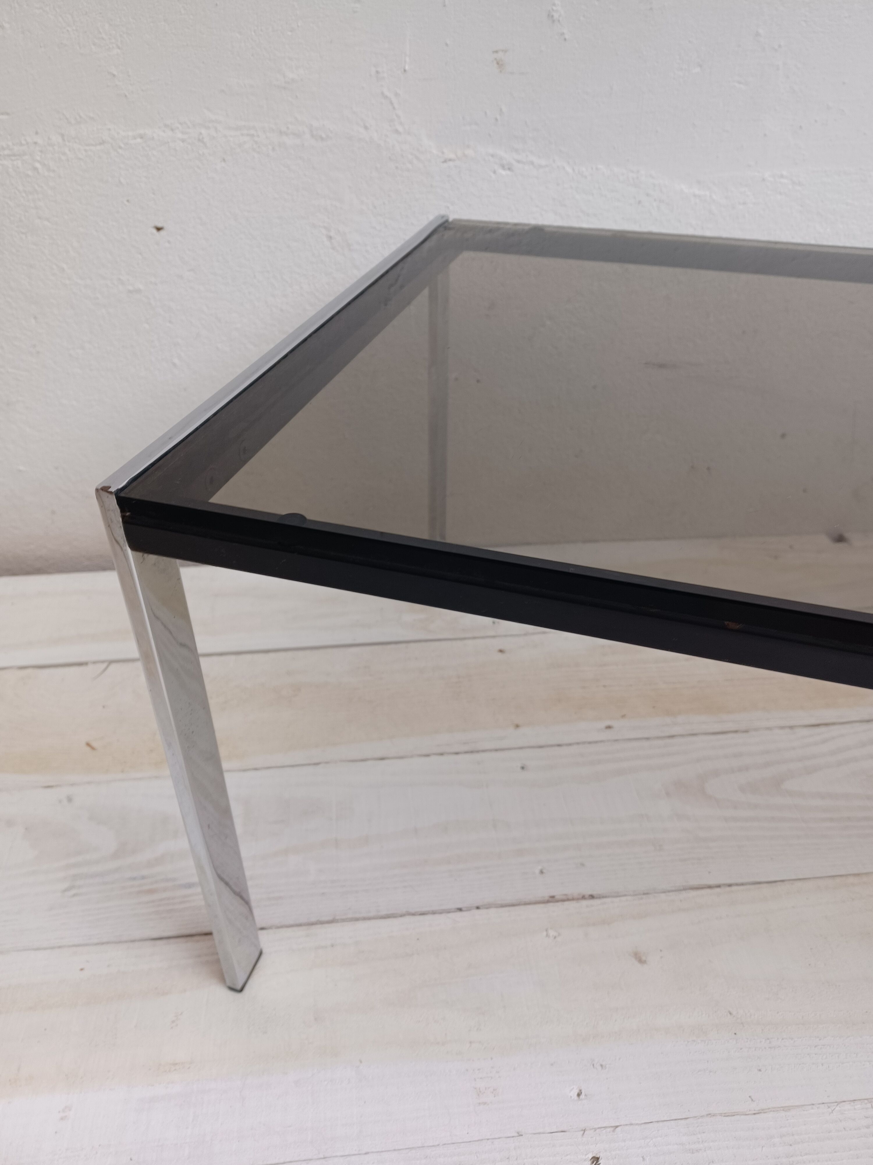 Table basse , verre fumé