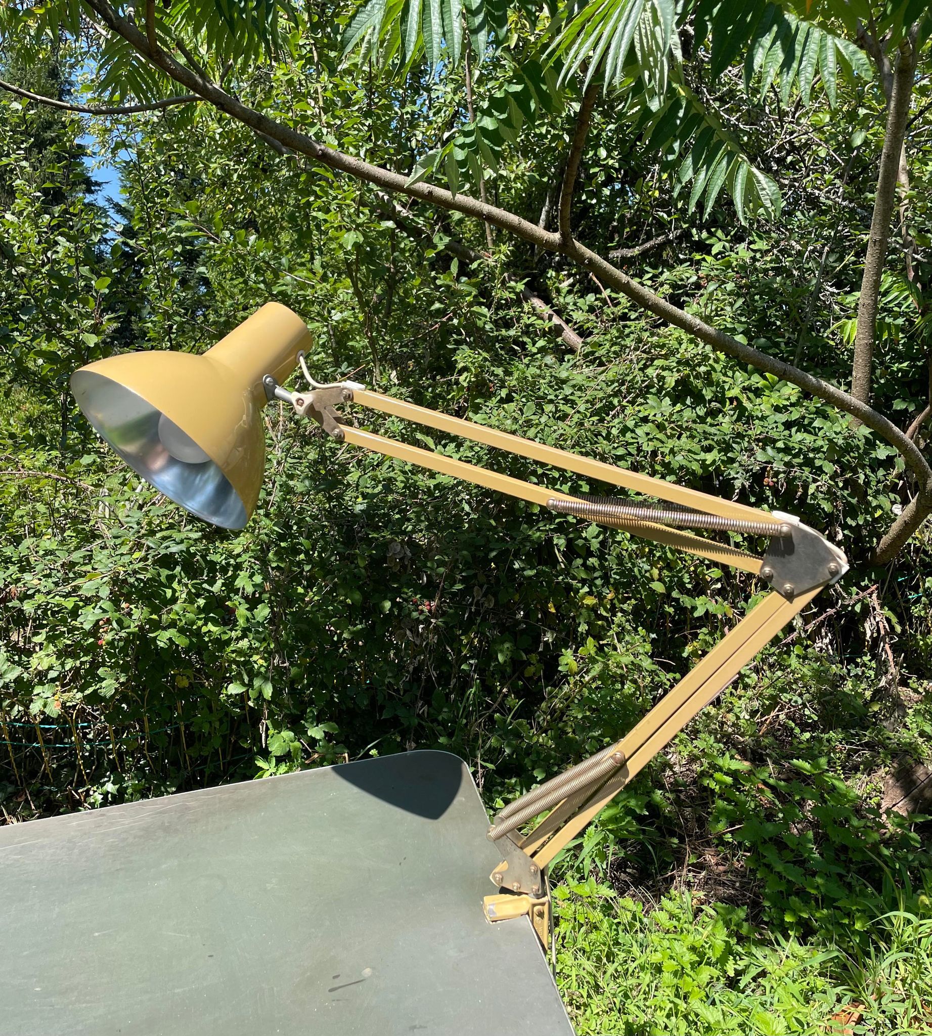 Architect lamp Wechselstrom beige sand color Made GDR (Germany)model large arm 70s.