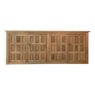 Brutalist buffet