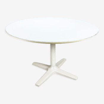 Table à manger au design hollandais de l’ère spatiale par Pastoe, années 1970