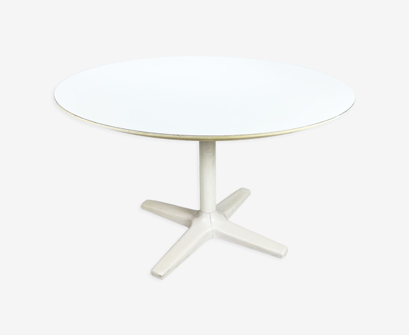 Table à manger au design hollandais de l’ère spatiale par Pastoe, années 1970