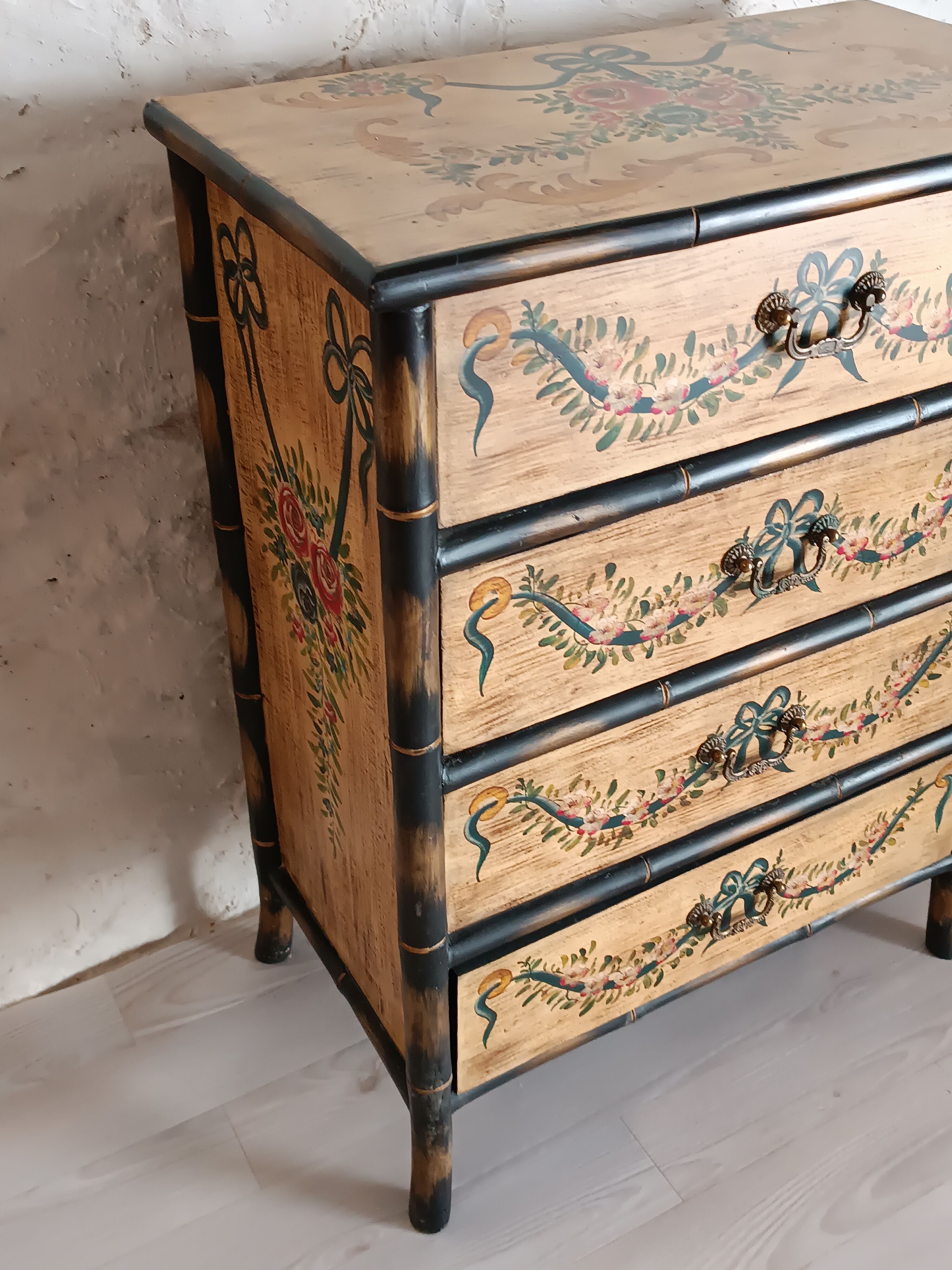 Venetian-style painted wood and bamboo chest of drawers
