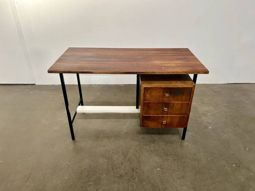 Bureau en palissandre à caisson suspendu