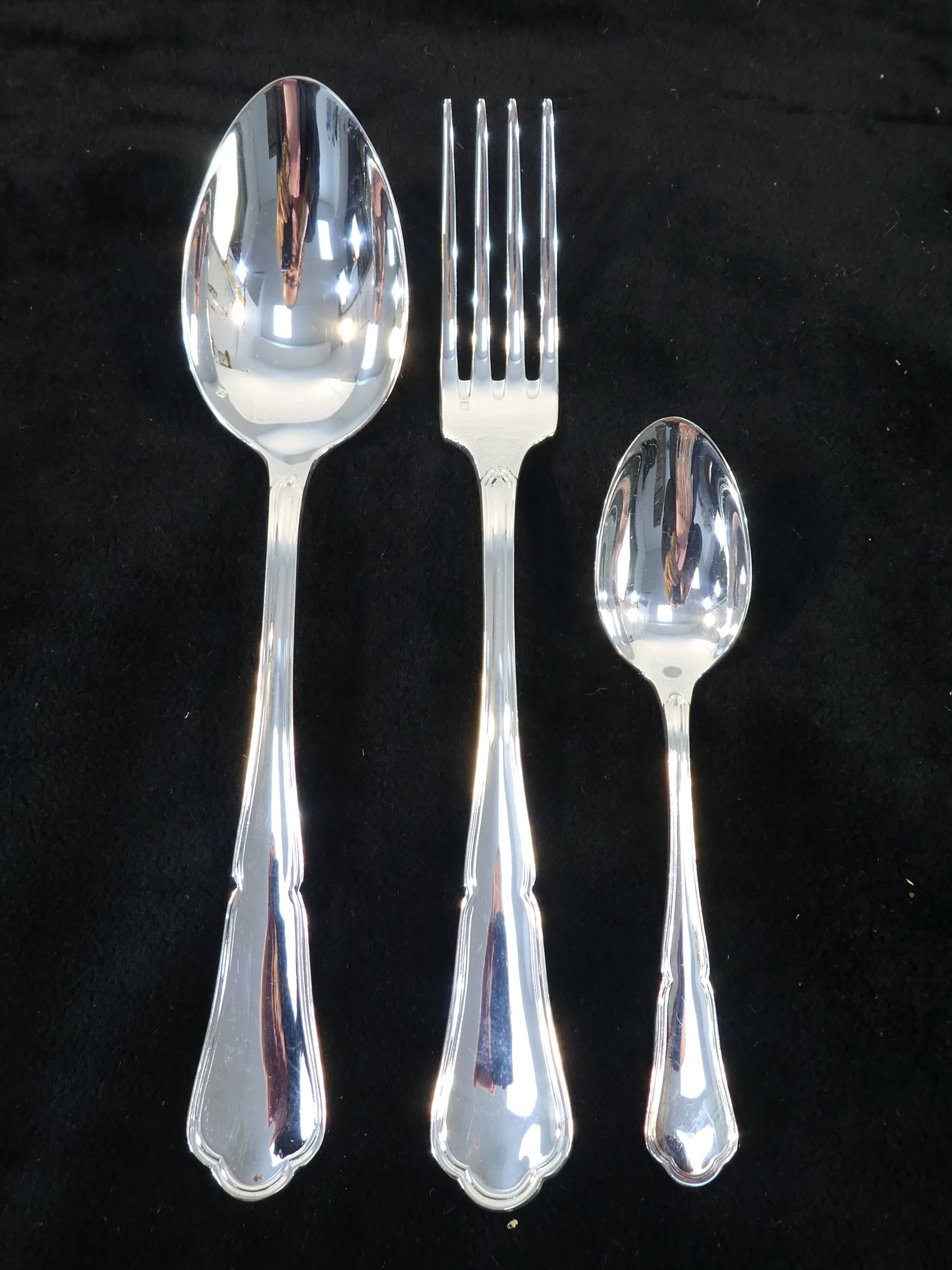 Menagere 37 pieces in silver metal style spatours