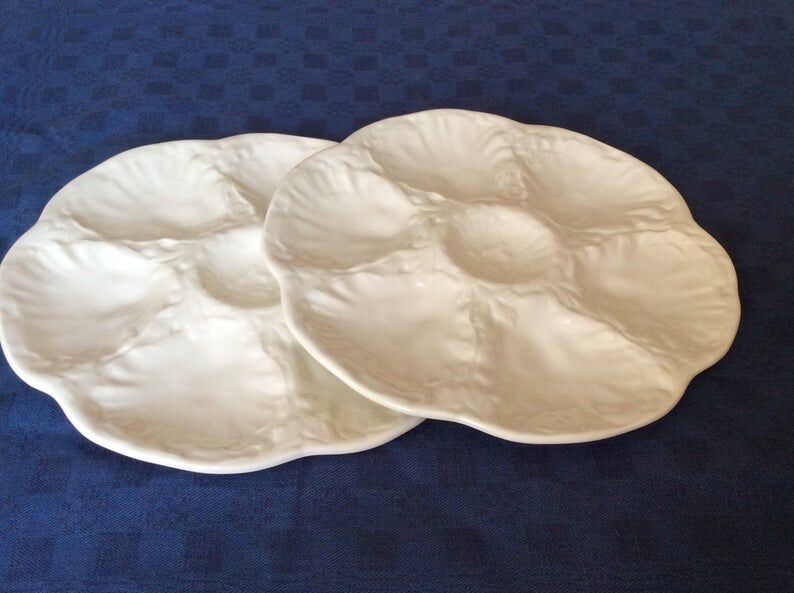 Set of 2 French vintage plates in gien white dabbling