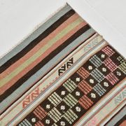Tapis Kilim rouge pâle et vert