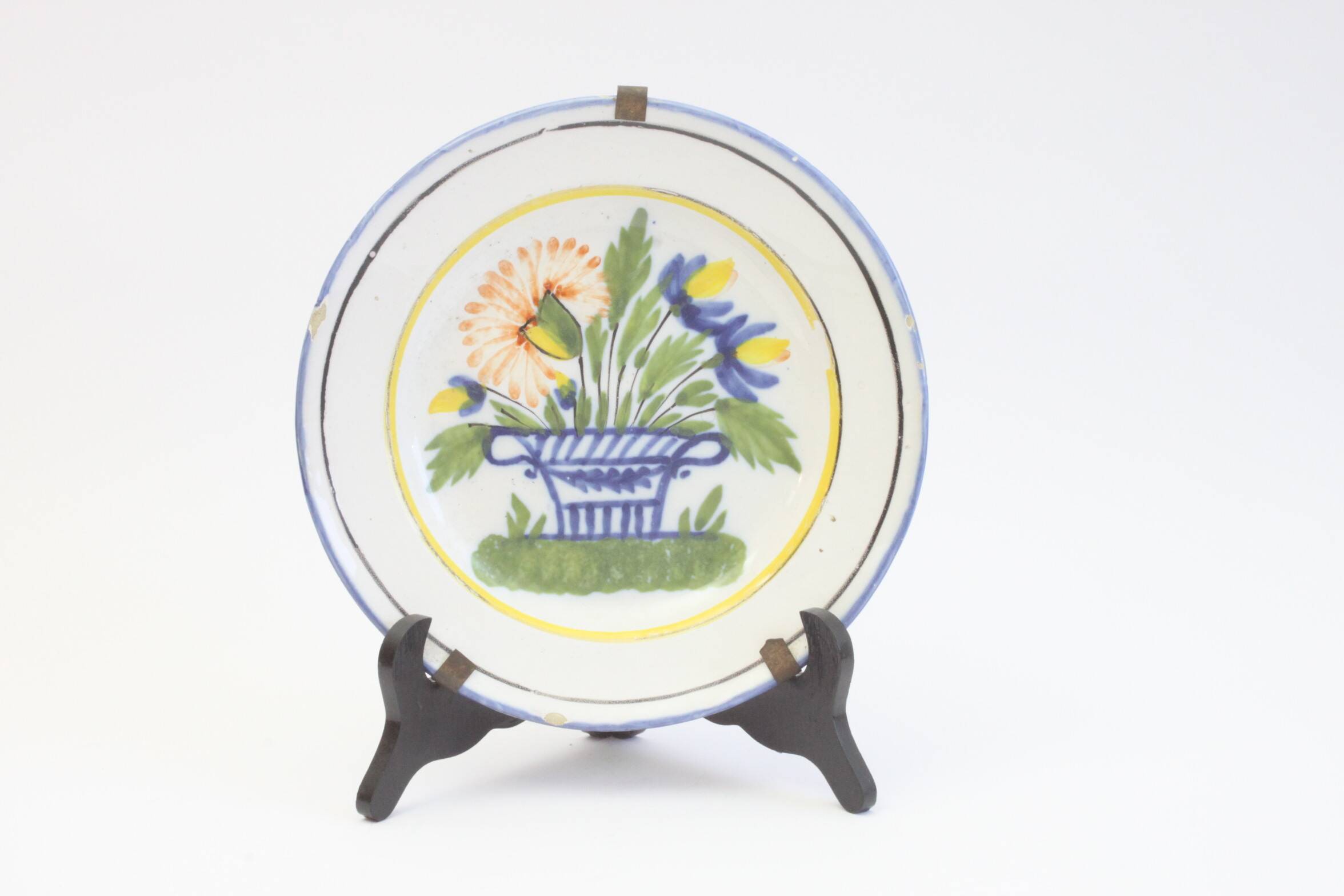 Antique plate in faience, 19th