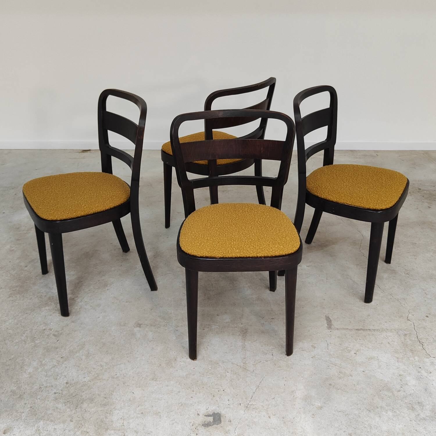 Set of 4 Thonet art deco chairs 1930, mustard yellow buckle