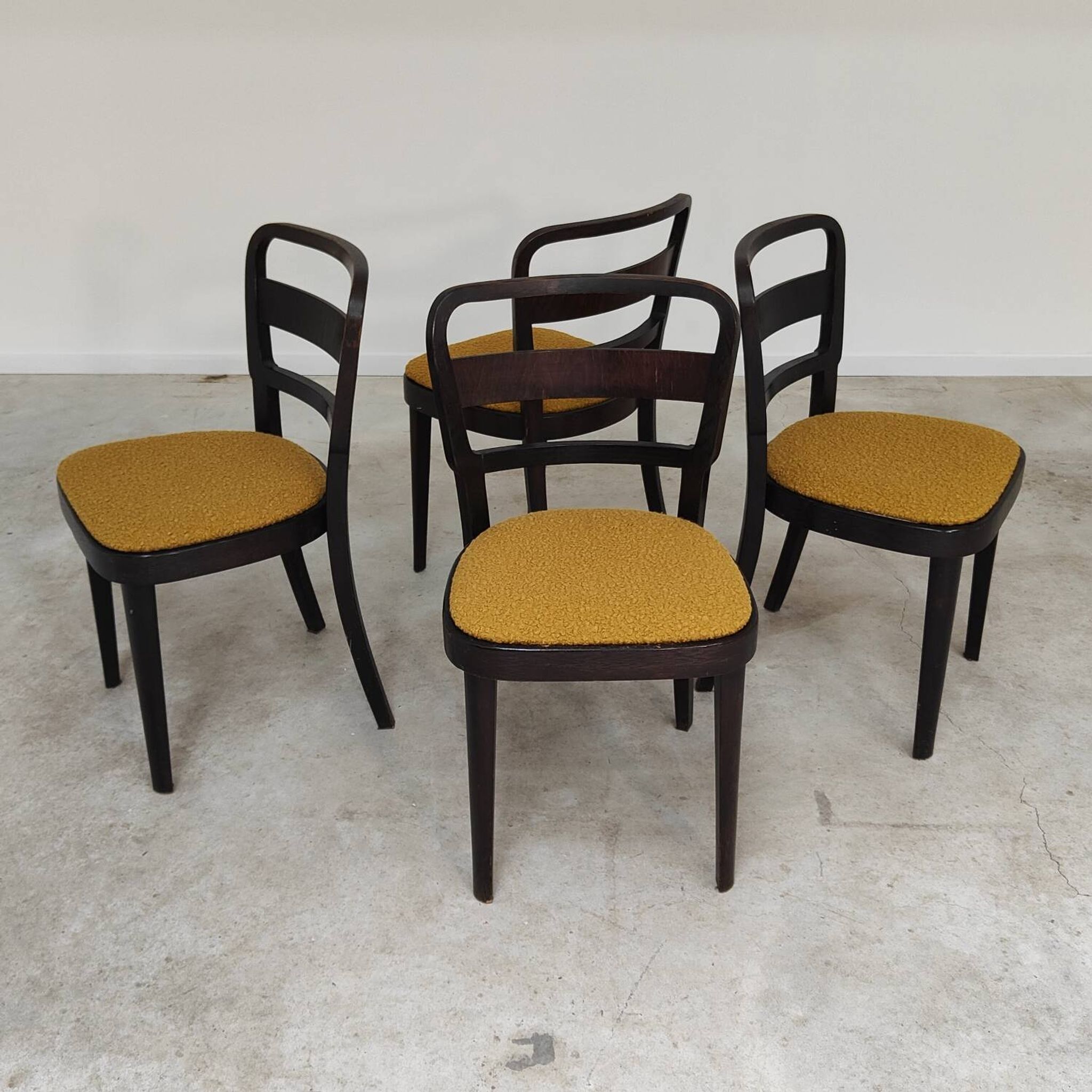 Lot de 4 chaises Thonet art déco 1930 , bouclette Jaune moutarde
