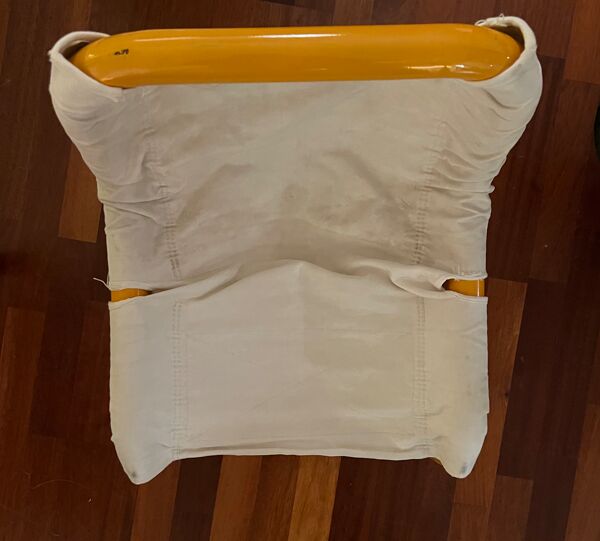 Bureau et chaise tubulaire jaune année 70's