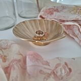 Shell-shaped brass catchall