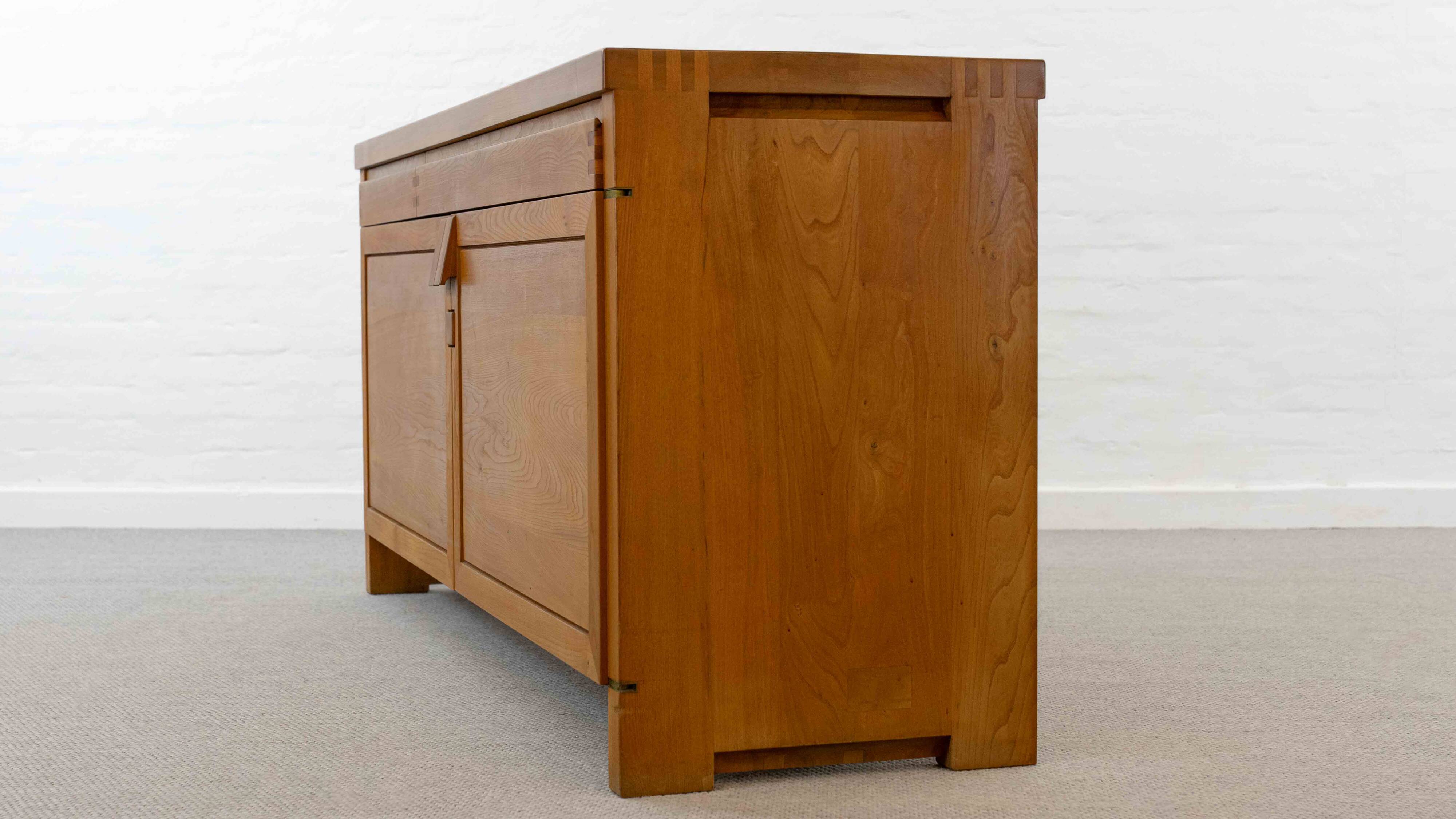 Sideboard R08 de Pierre Chapo en orme massif
