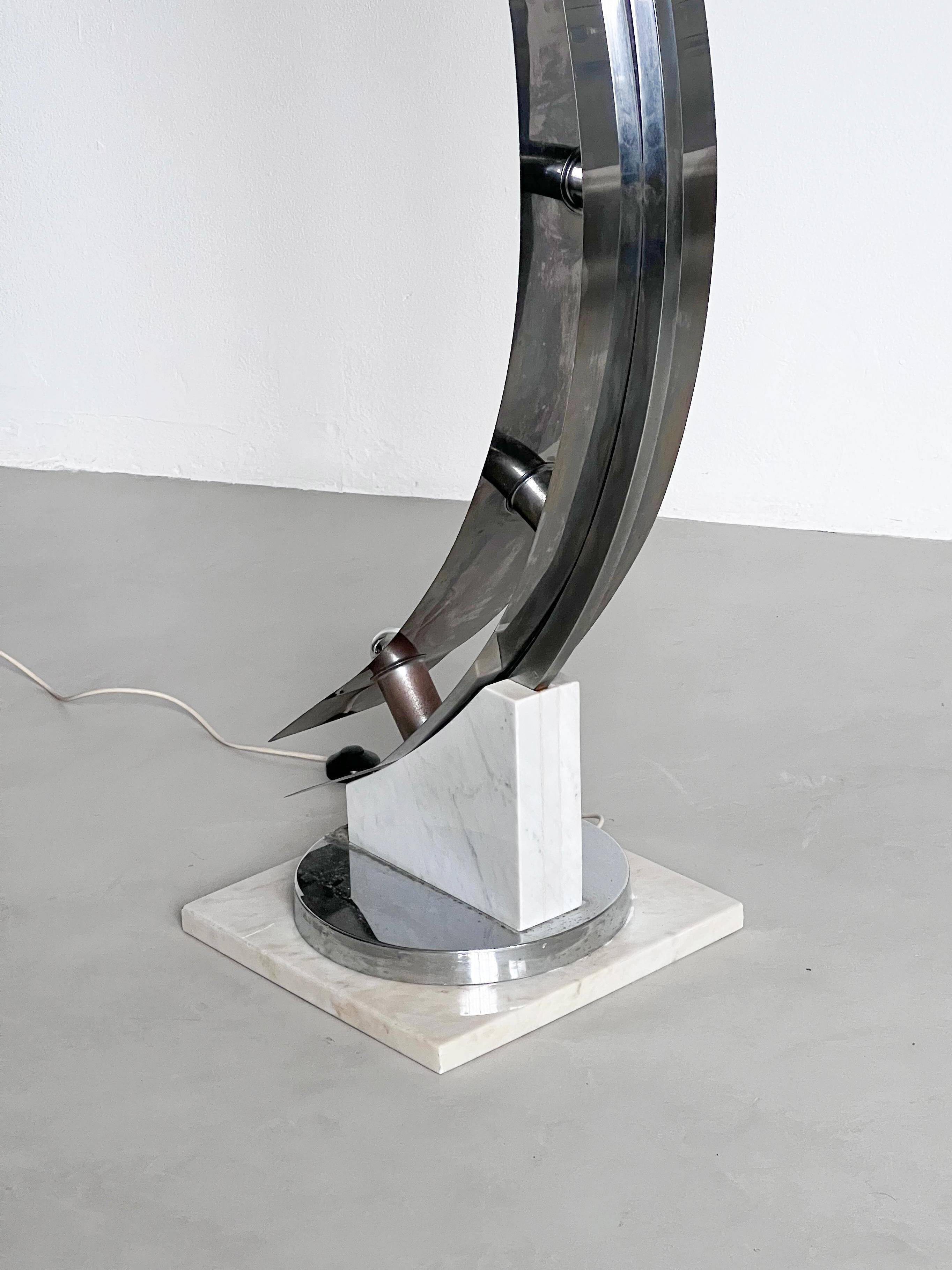 Sculptural space age floor lamp in marble and chrome metal, italian design