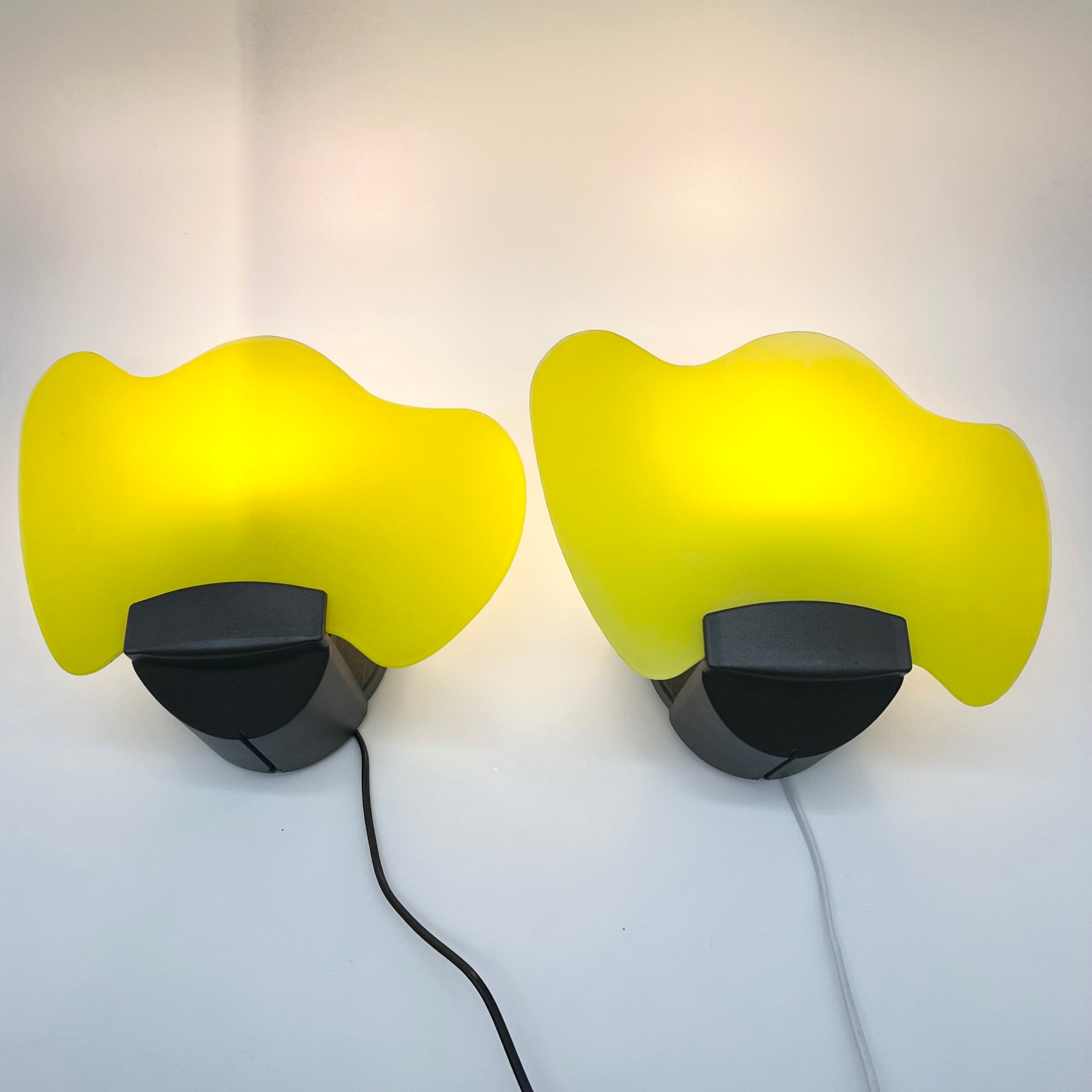Pair of modernist wall lights "Laguna Light" - Italy, 1980s