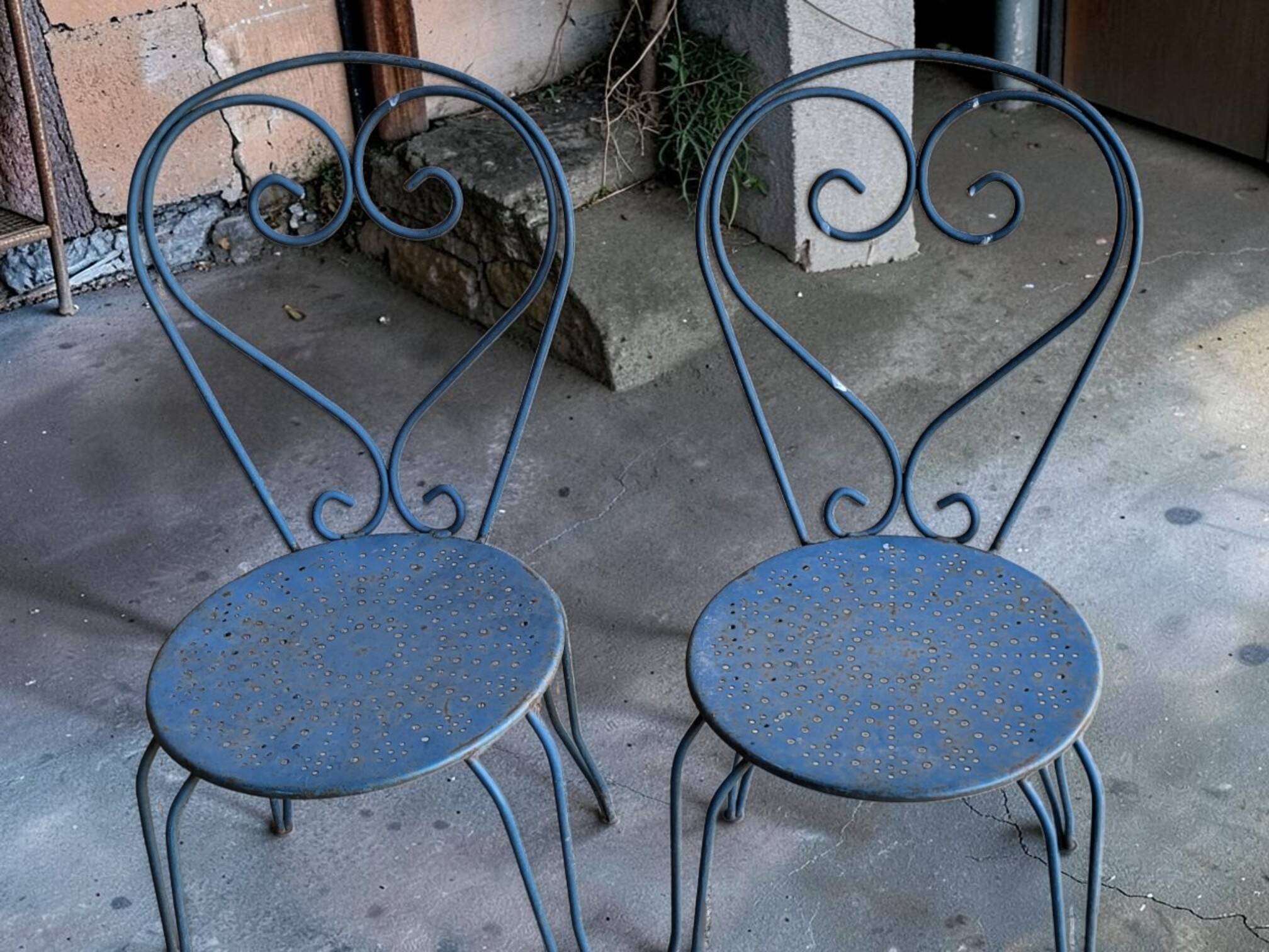 Garden furniture in iron