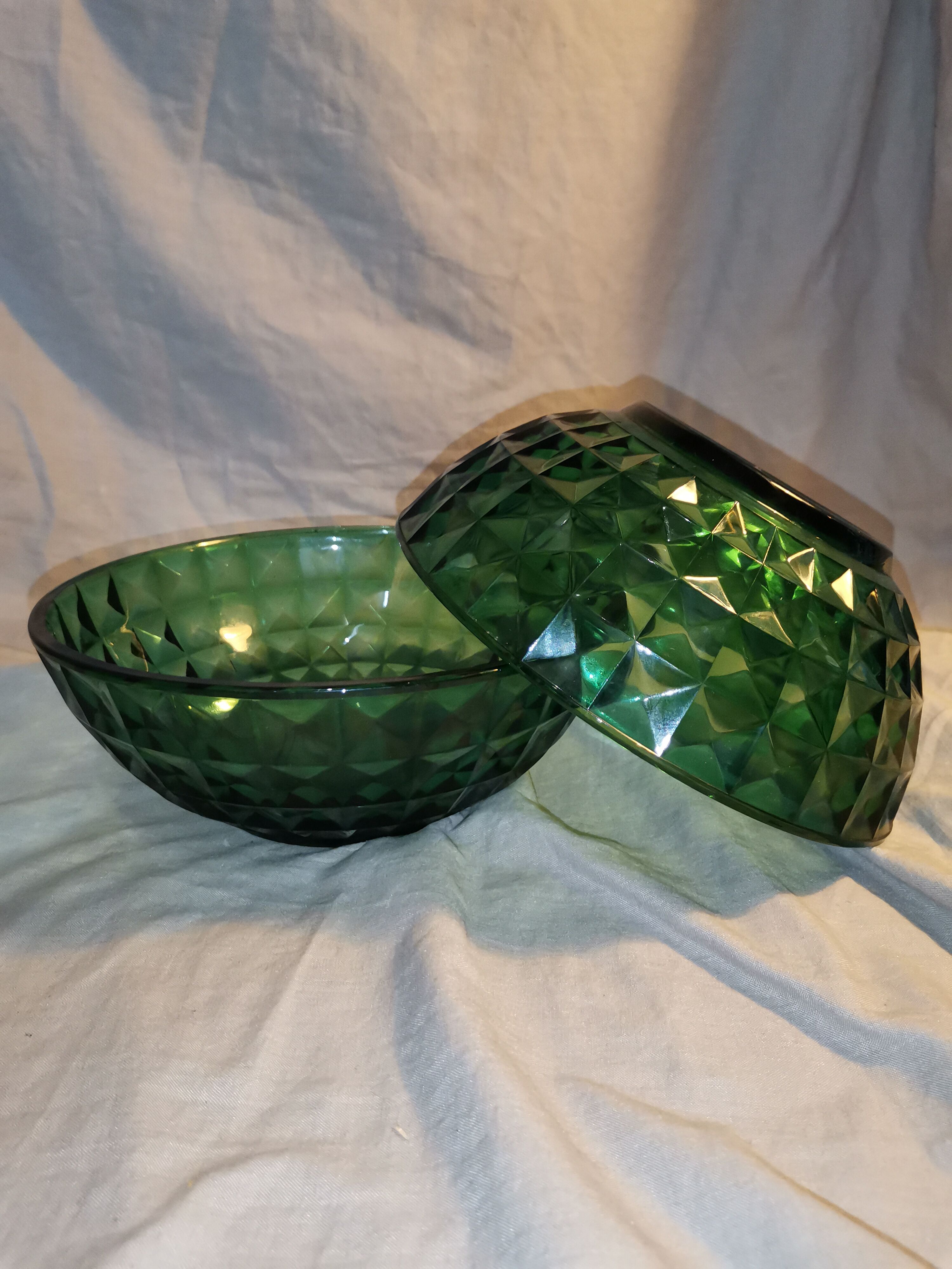 2 salad bowls green 70s