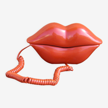 Téléphone fixe vintage hot red lips