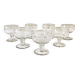 Verres apéritifs anciens en cristal gravé