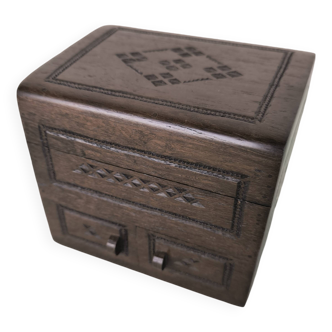 Jewelry box