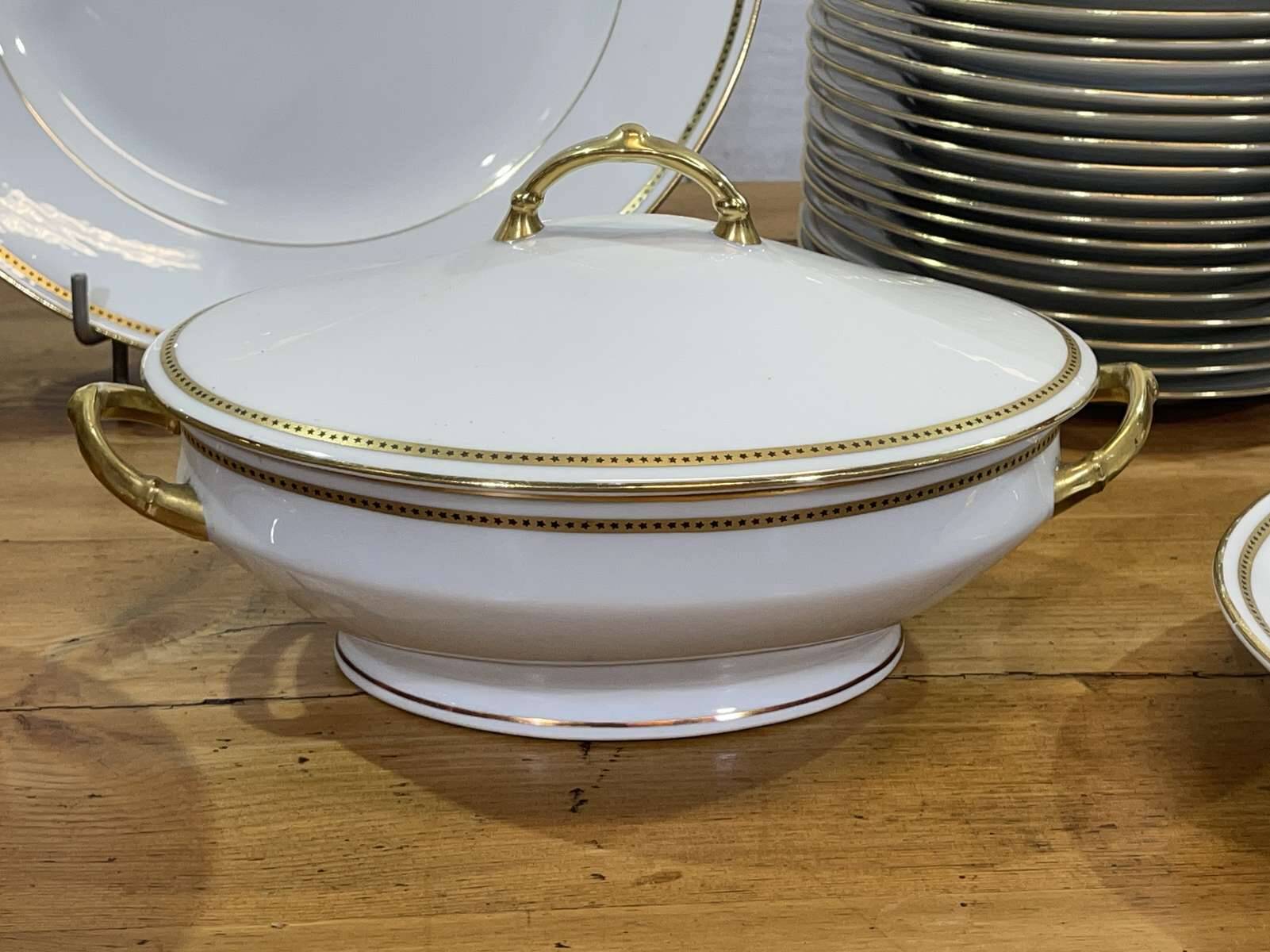 Service en porcelaine de Limoges - 107 pièces - années 1960