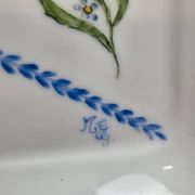 Large Limoges porcelain cake plate, hand-painted and signed – floral decoration.