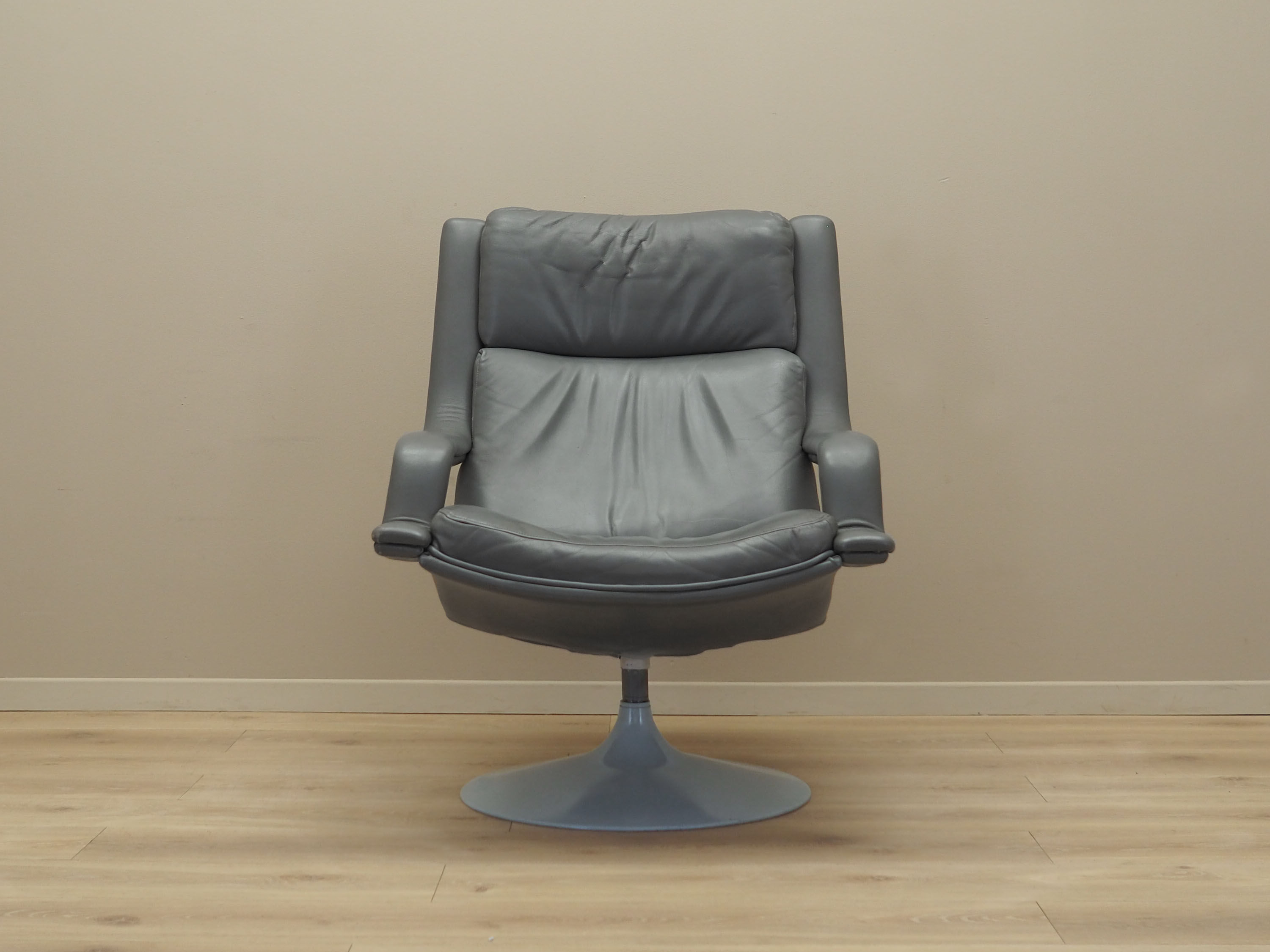 Grey leather swivel armchair, Danish design, 1960s, designer: Geoffrey Harcourt, manufacturer: Artif