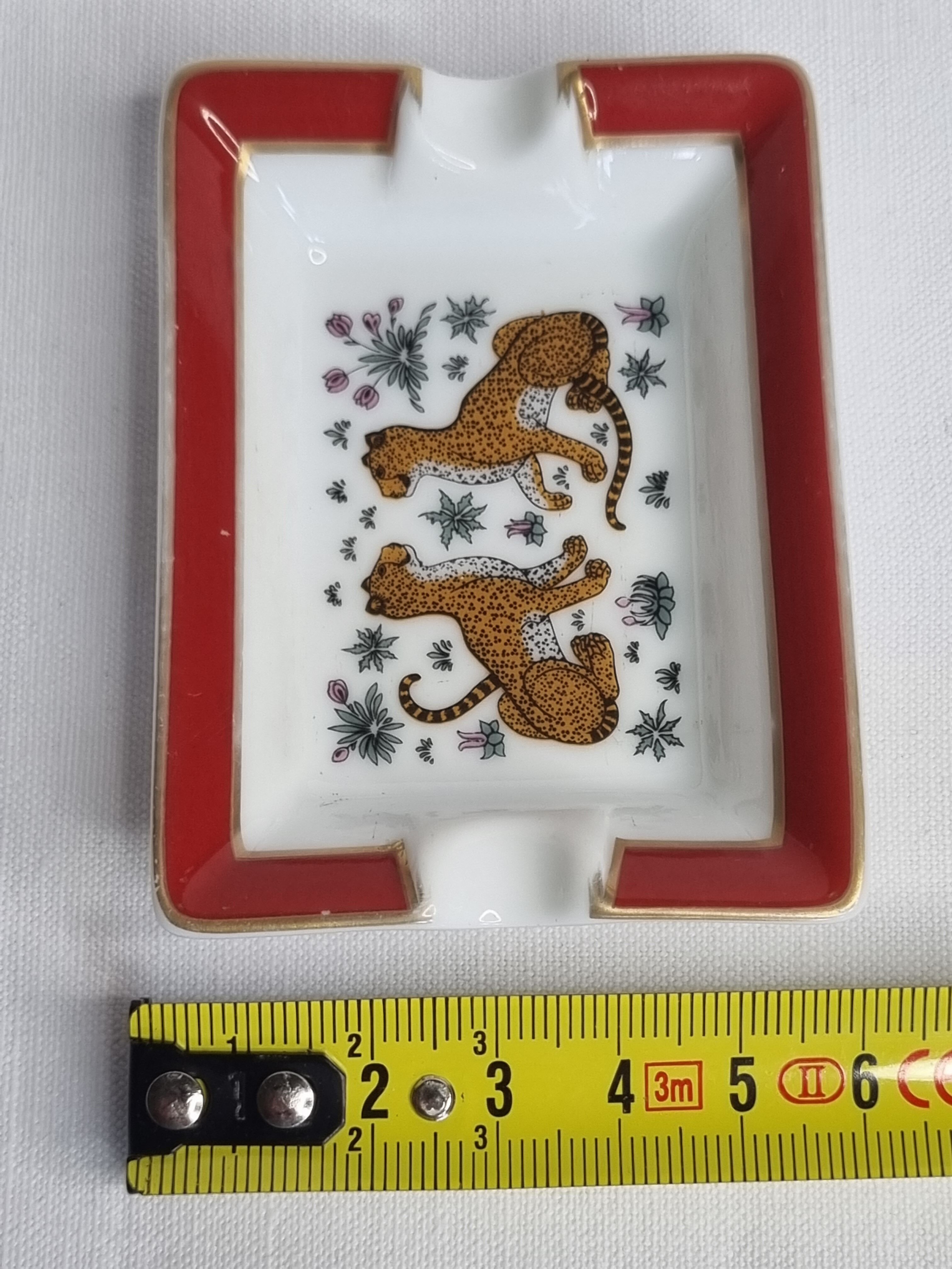 Hermès ashtray decorated with cheetahs, 8 cm