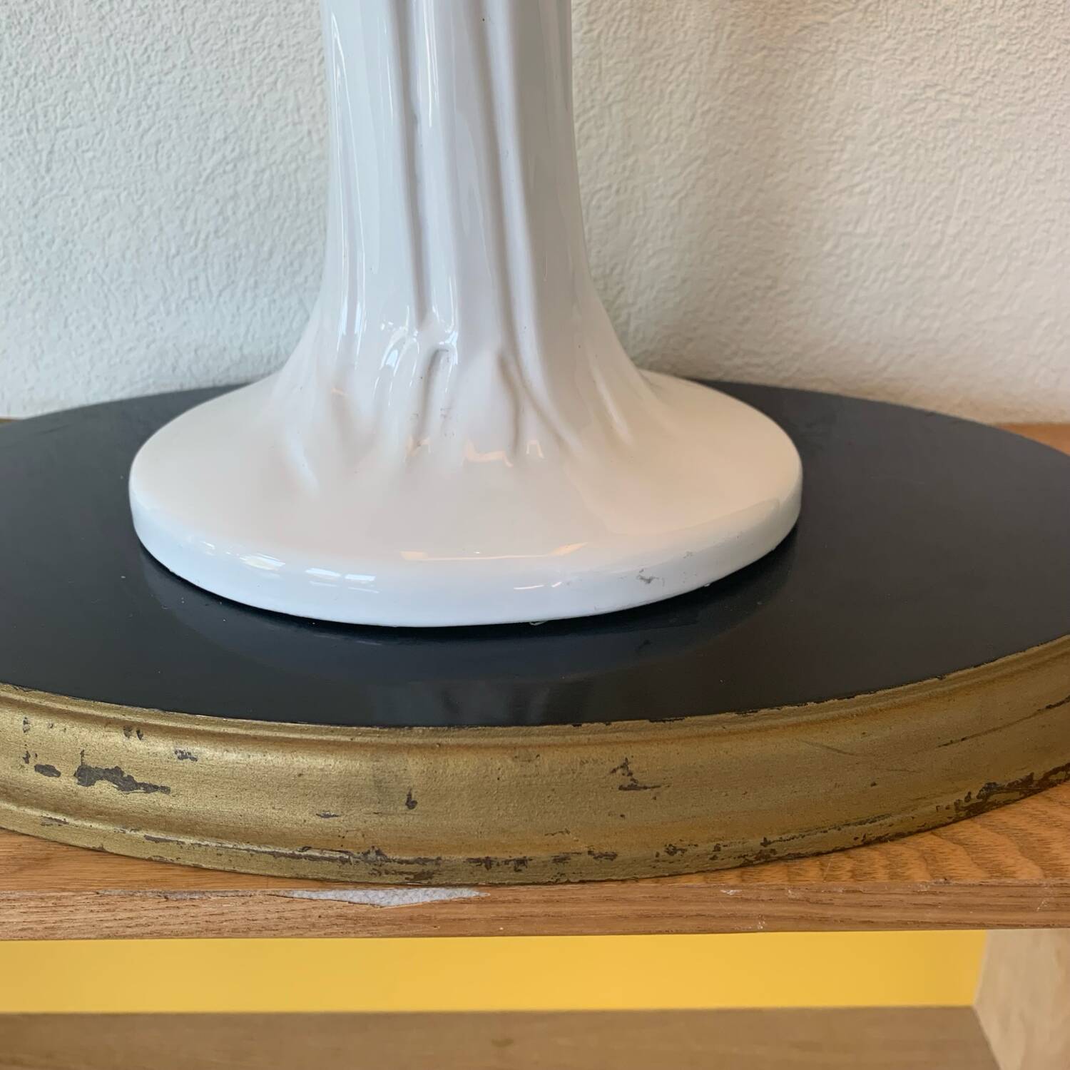 Very large flemish white ceramic lamp 50's italy 97cm with lampshade