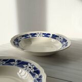 Set of 4 deep plates with blue flowers and their gravy boat