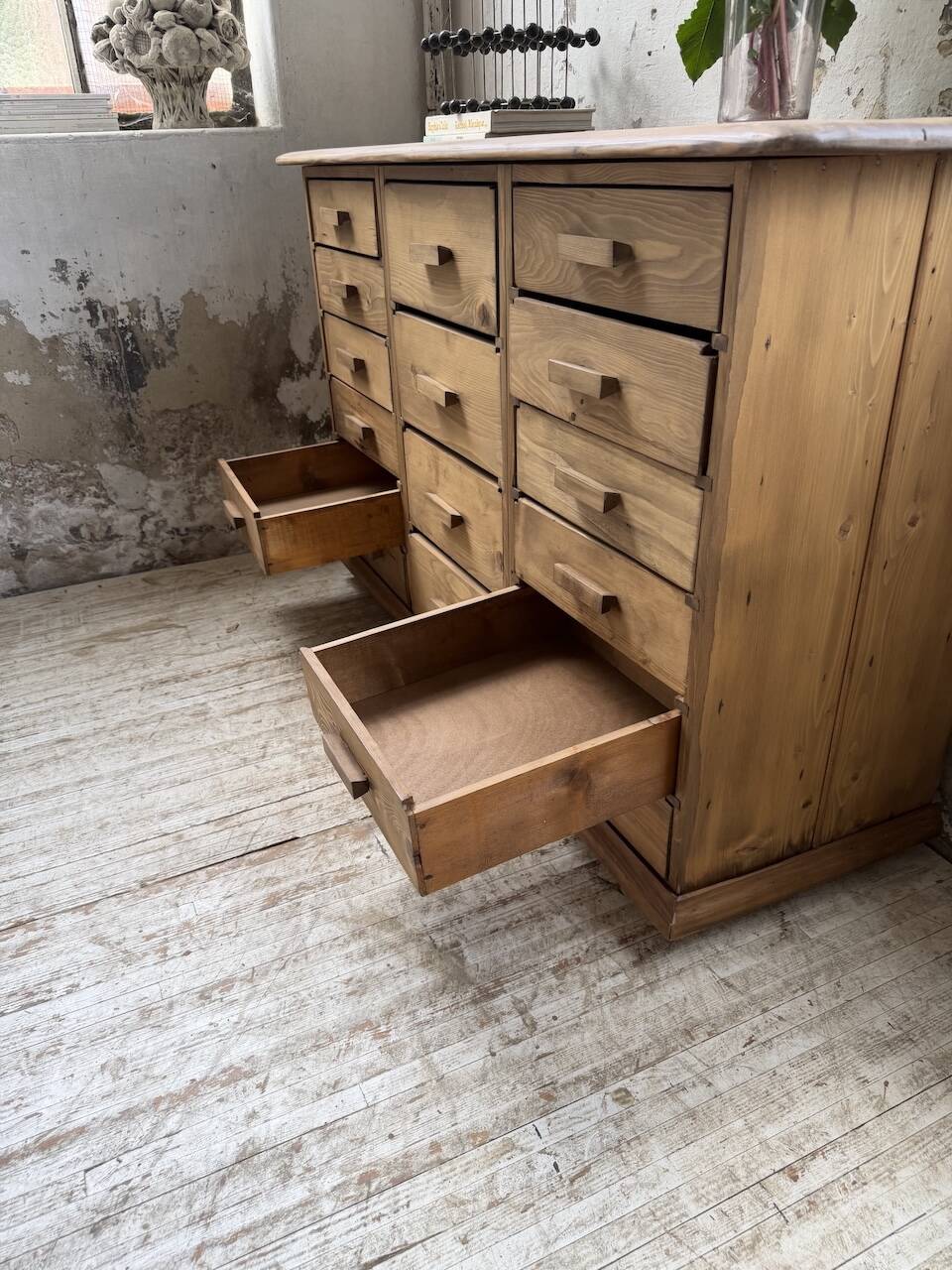 Meuble de métier en pin 1950